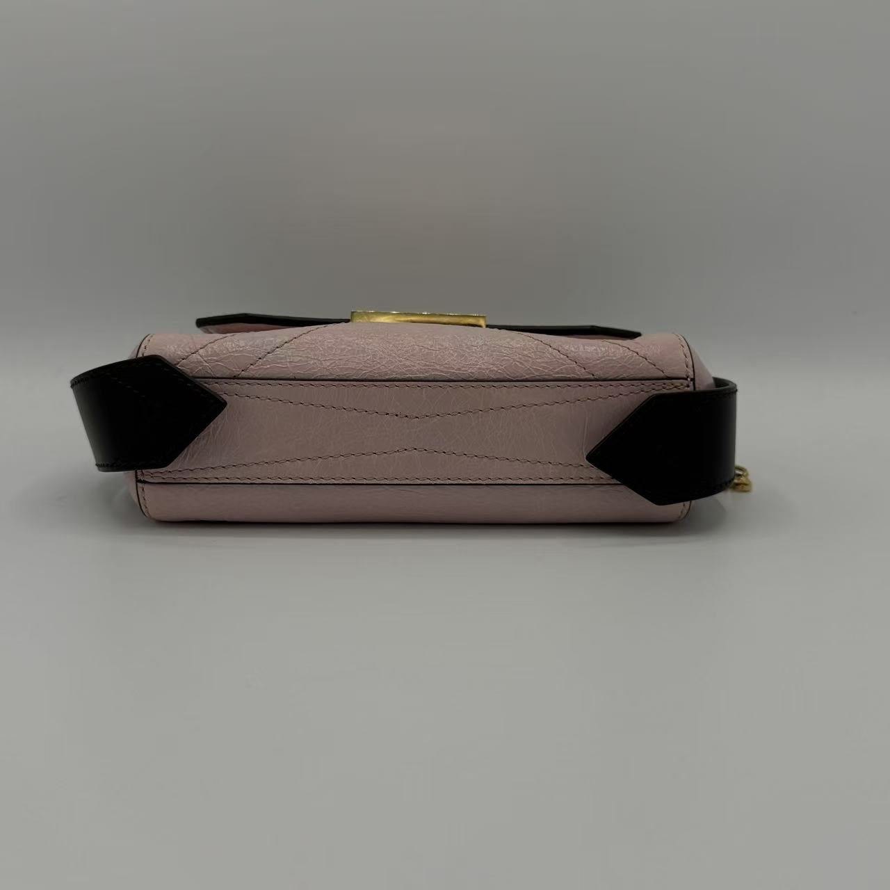 ID Flap Bag Crinkled Glazed Leather