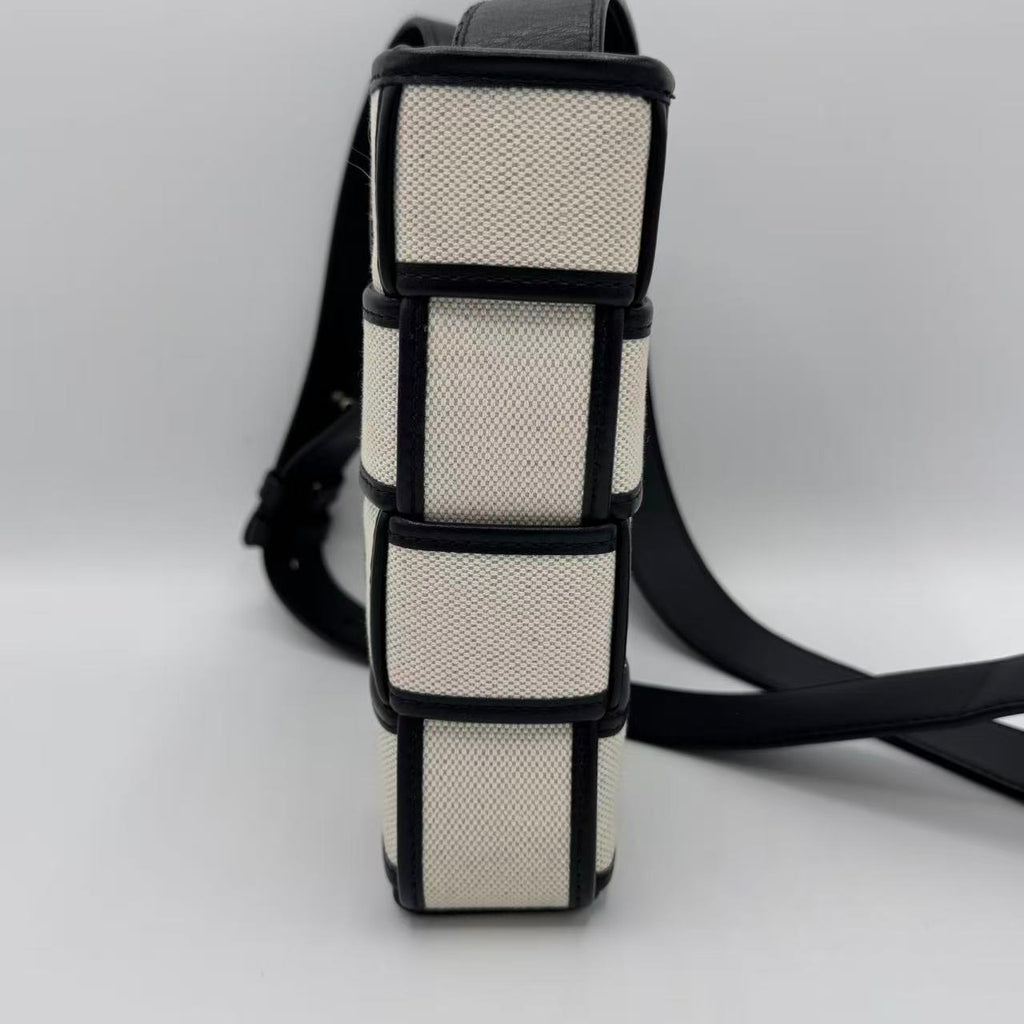 Small Cassette Bucket Bag In Cream Intrecciato Canvas