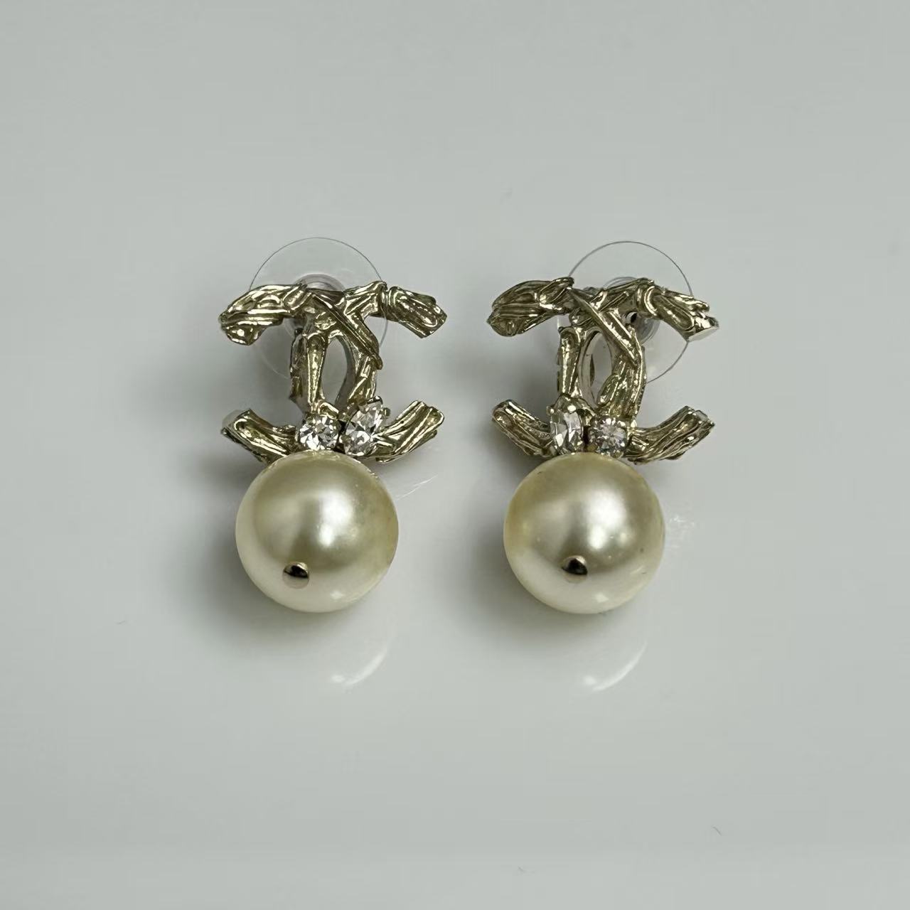CC Drop Earrings Metal with Faux Pearls Twins LDJ3473