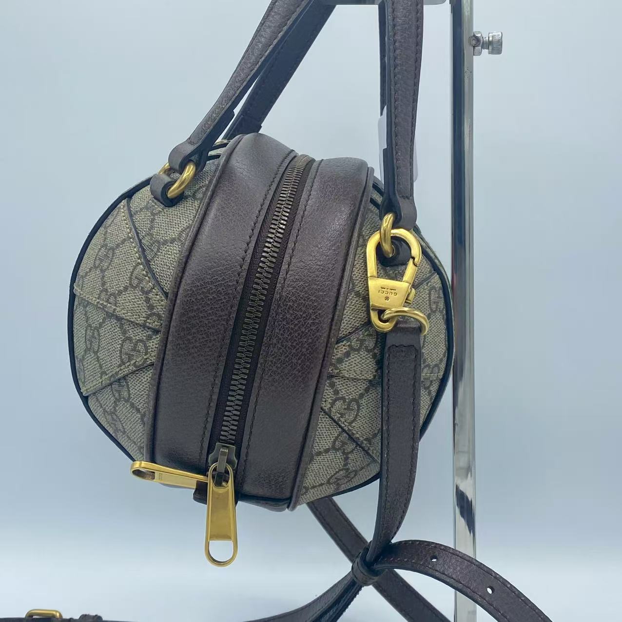 Ophidia basketball bag