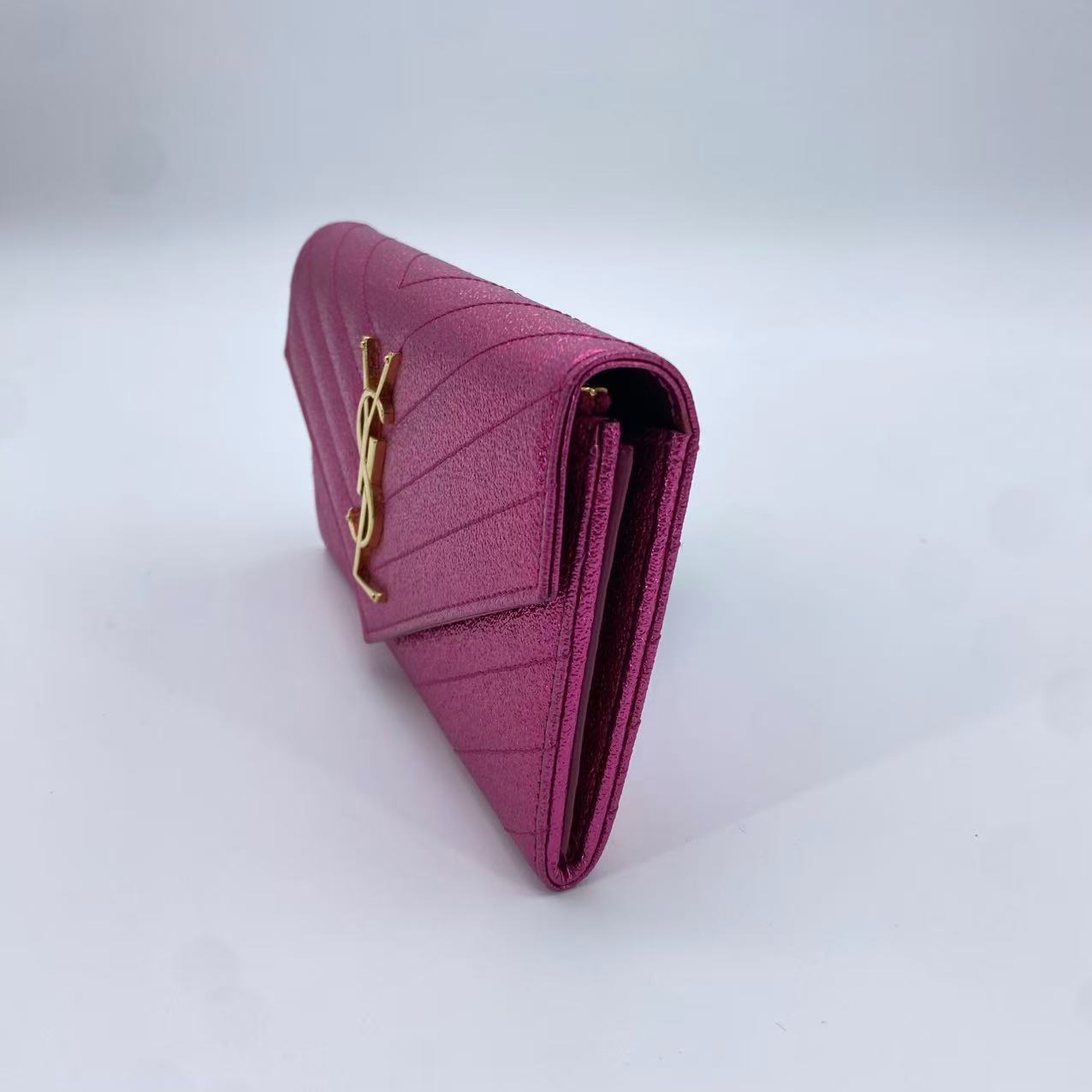 Travel Organizer Flap Wallet Matelasse Chevron Metallic Leather
