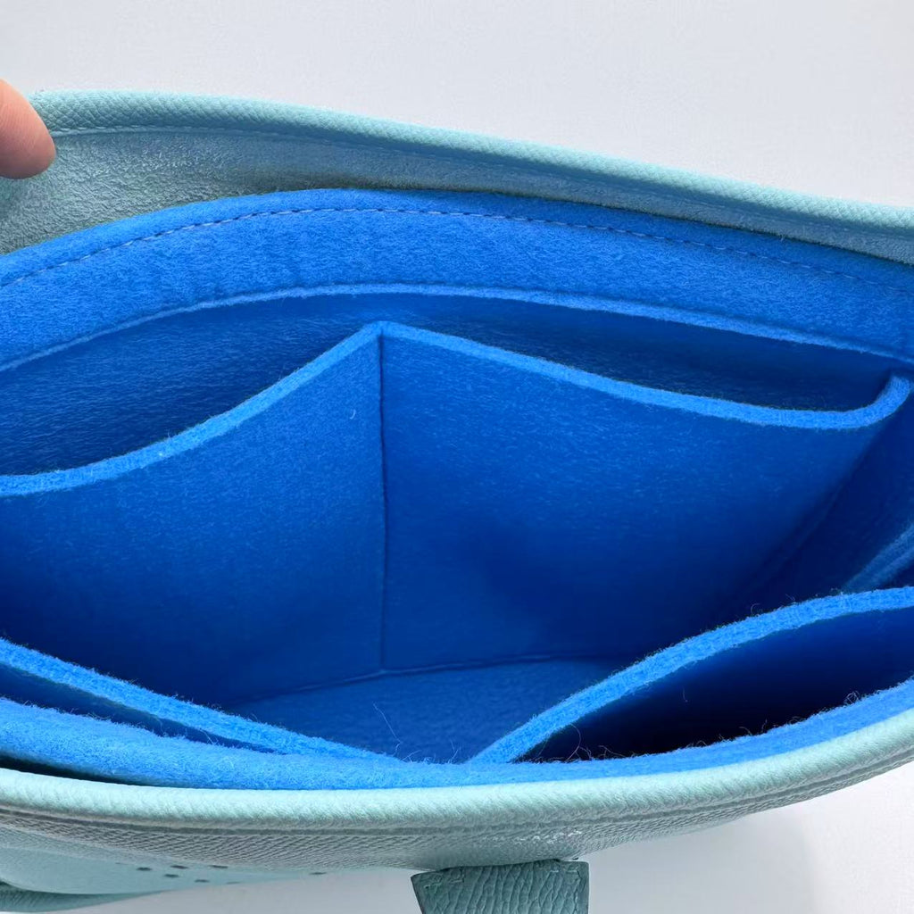 Hermes  Taurillon Clemence Evelyne III PM Bleu Atoll