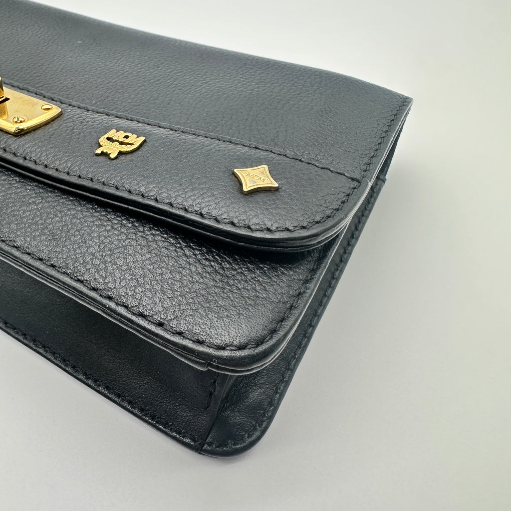 Black Clutch