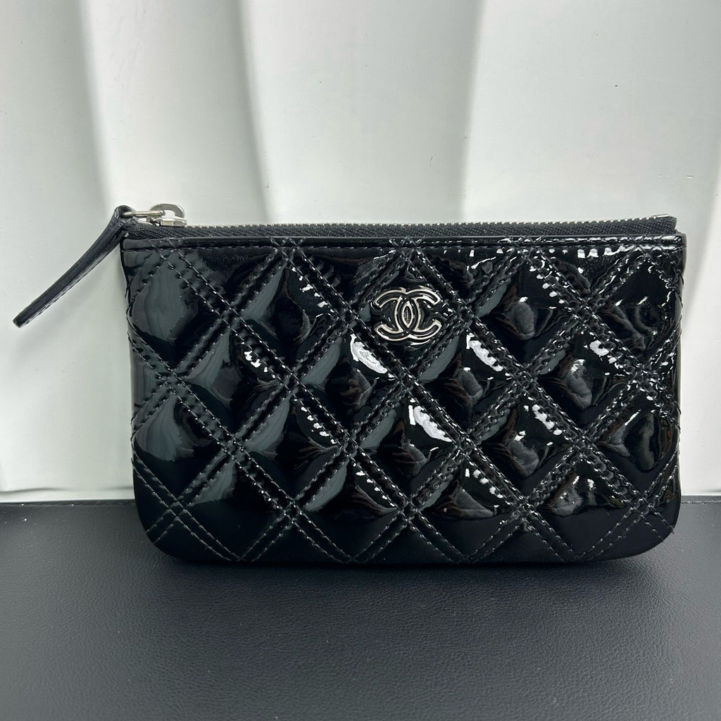 So Black O Case Pouch Quilted Patent Small Twins LDJ3055