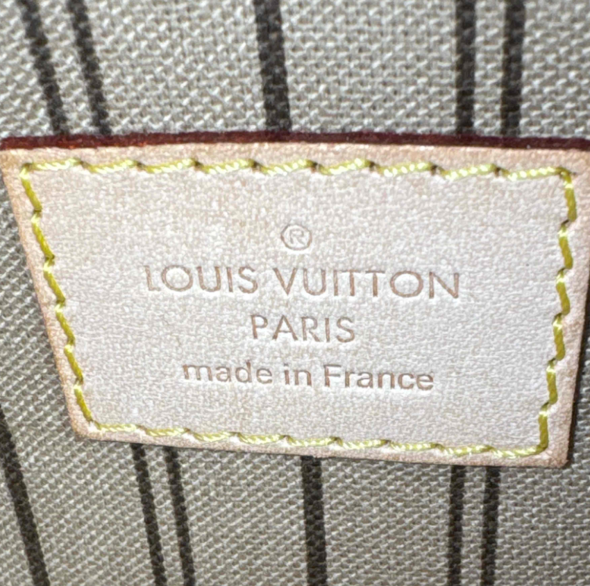 LV Monogram Neverfull Pouch W23528