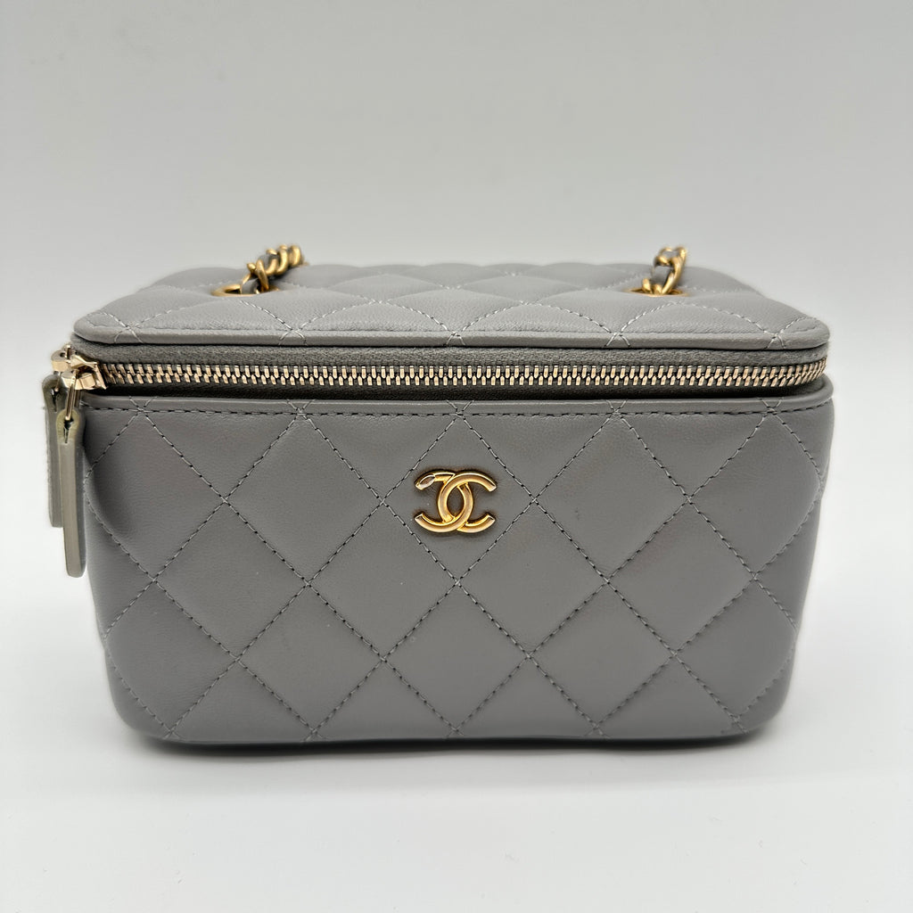 Pearl Crush Vanity Case with Chain Quilted Lambskin Small