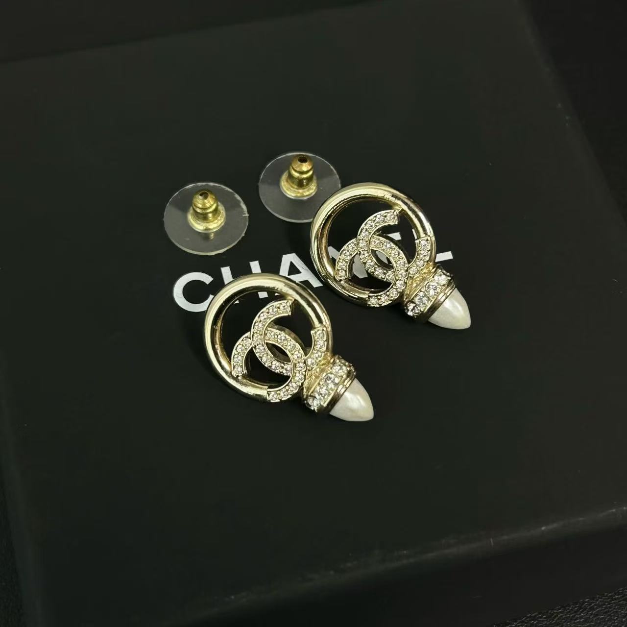 Chanel 22 Gold CC Circle Pearl Earrings Twins LDZ714