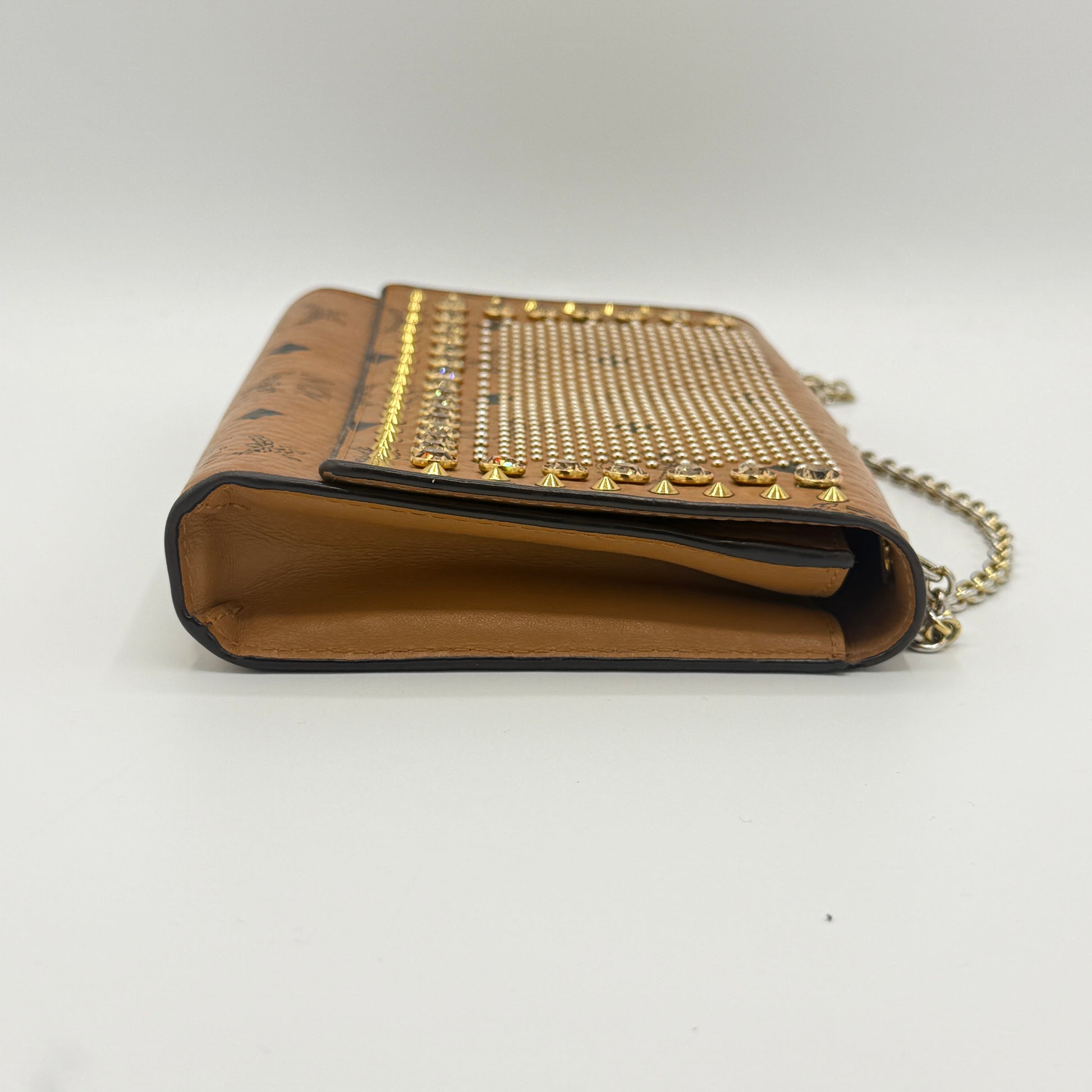 Visetos Studded Chain Wallet Cognac