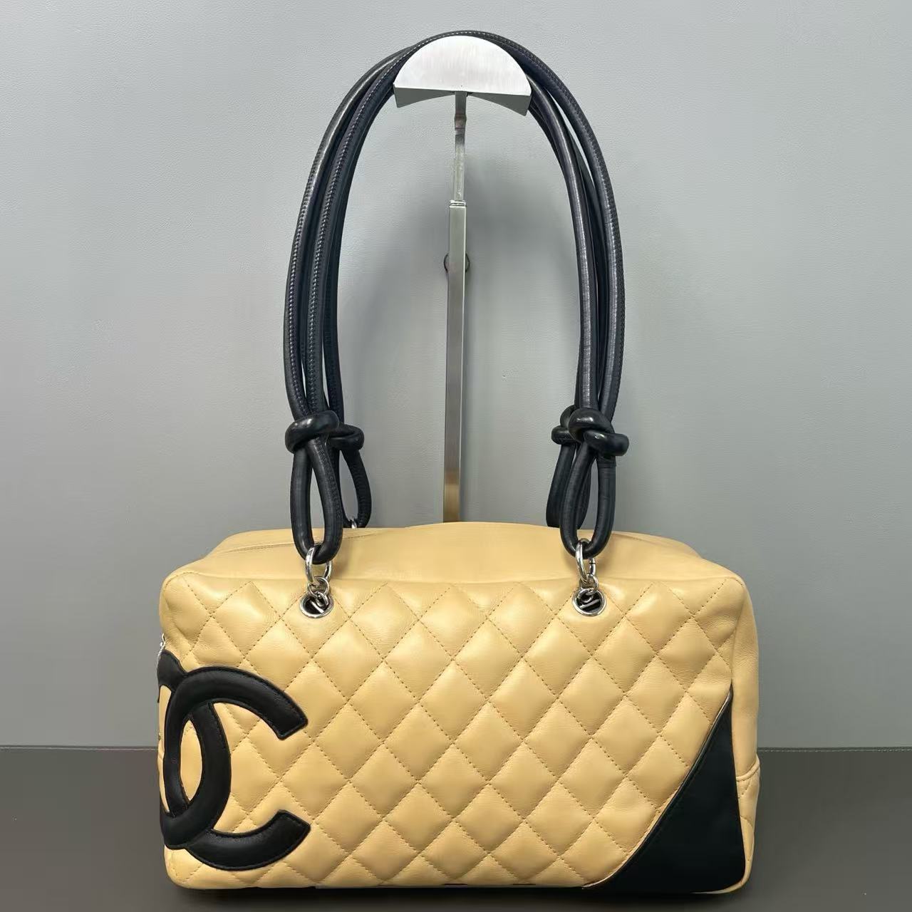 Cambon Bowler Bag Quilted Leather Medium Twins LDJ4334