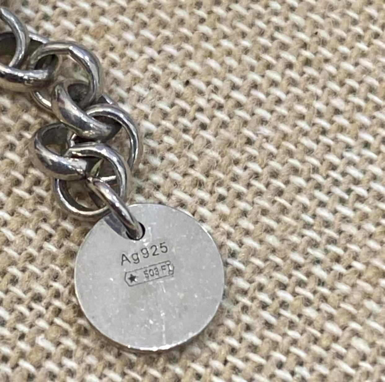 Interlocking pendant necklace