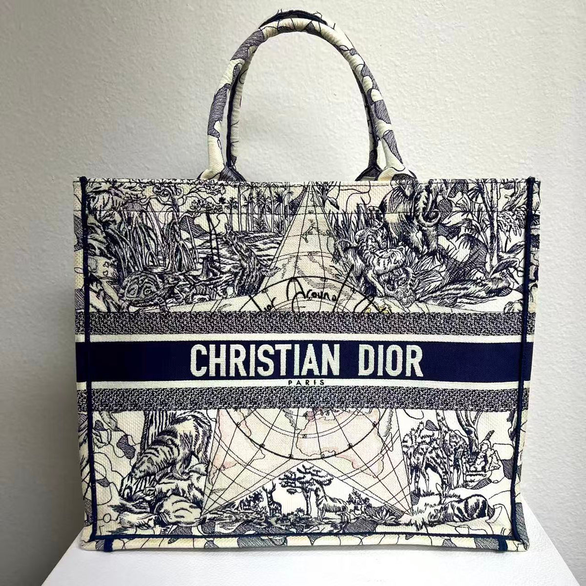 Book Tote Embroidered Canvas Large LDM-1937
