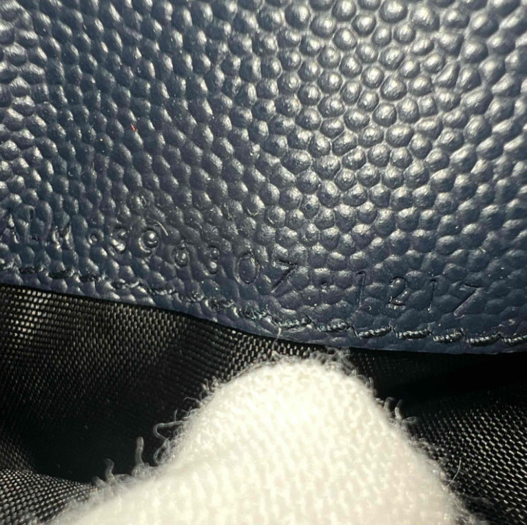 Saint Laurent Paris East/West Wallet in Grain de Poudre Embossed Leather W23514