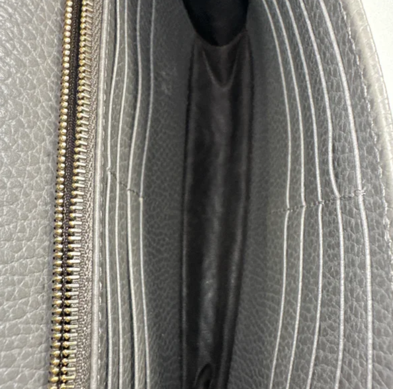 Interlocking Wallet on Chain Leather B24036