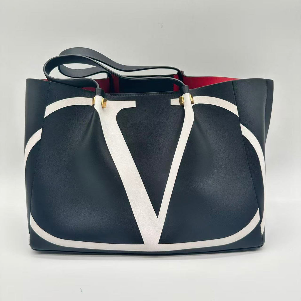 Go logo leather tote