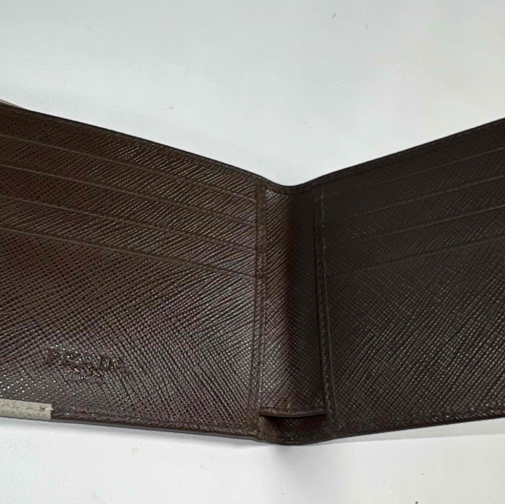 White/BrownSaffiano Leather Bifold Wallet W23599
