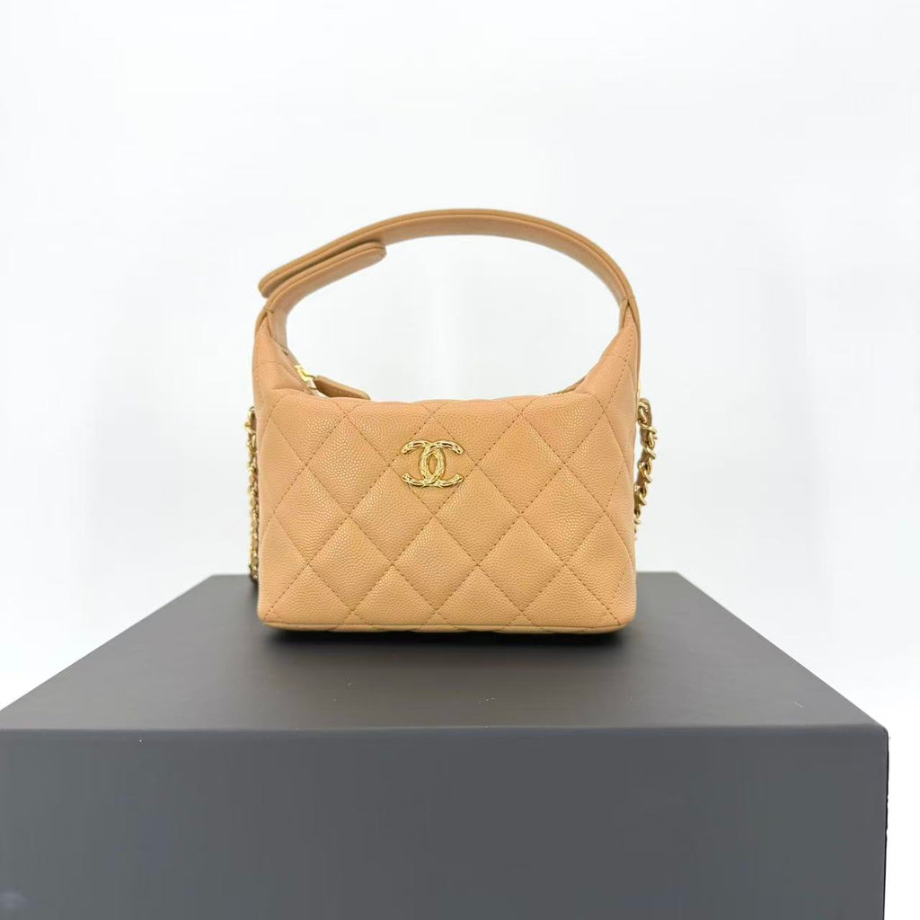 25A Dark Beige Caviar Quilted Métiers D'Art Clutch With Chain with light gold-tone hardware