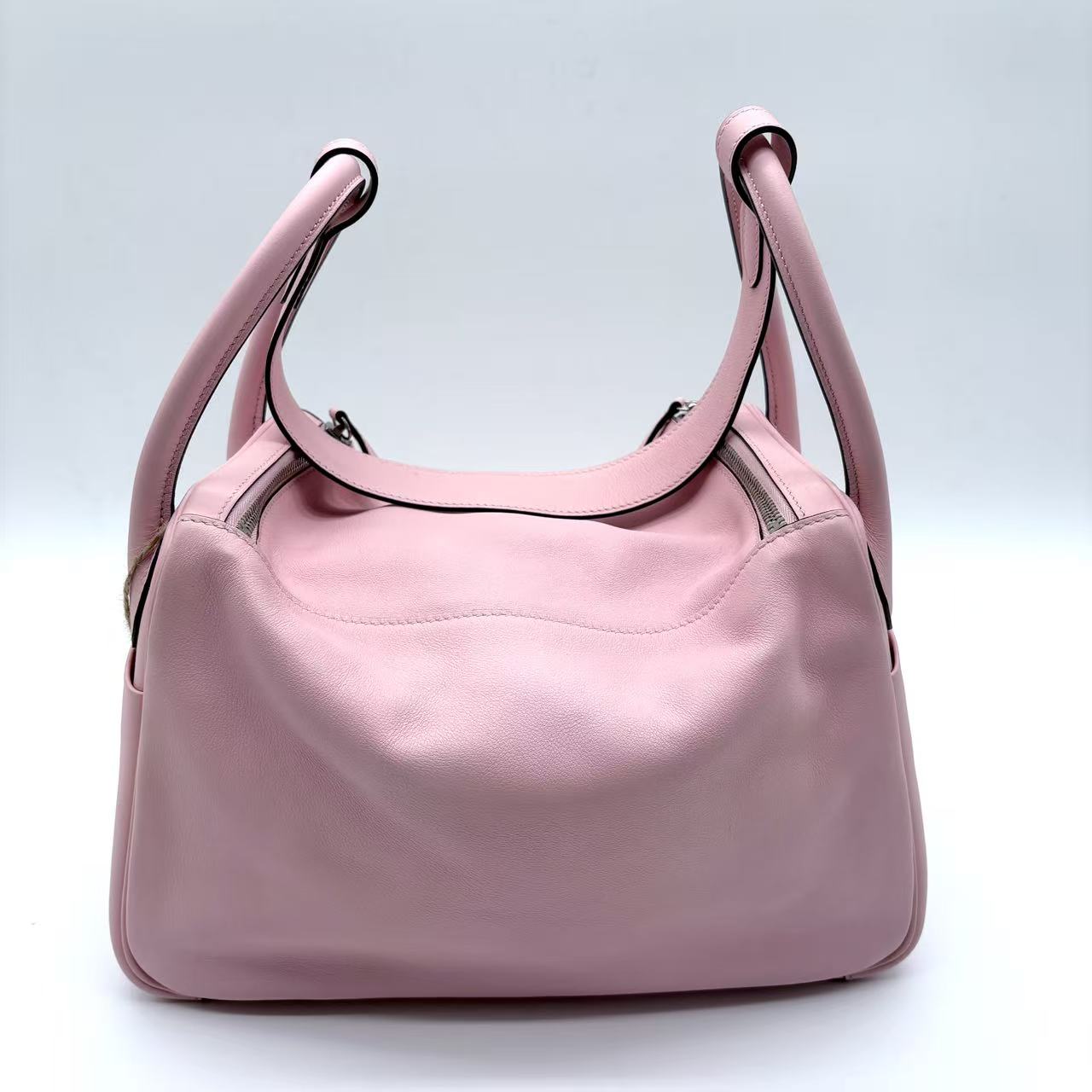Lindy 30 shoulder bag in Rose Sakura Swift leather