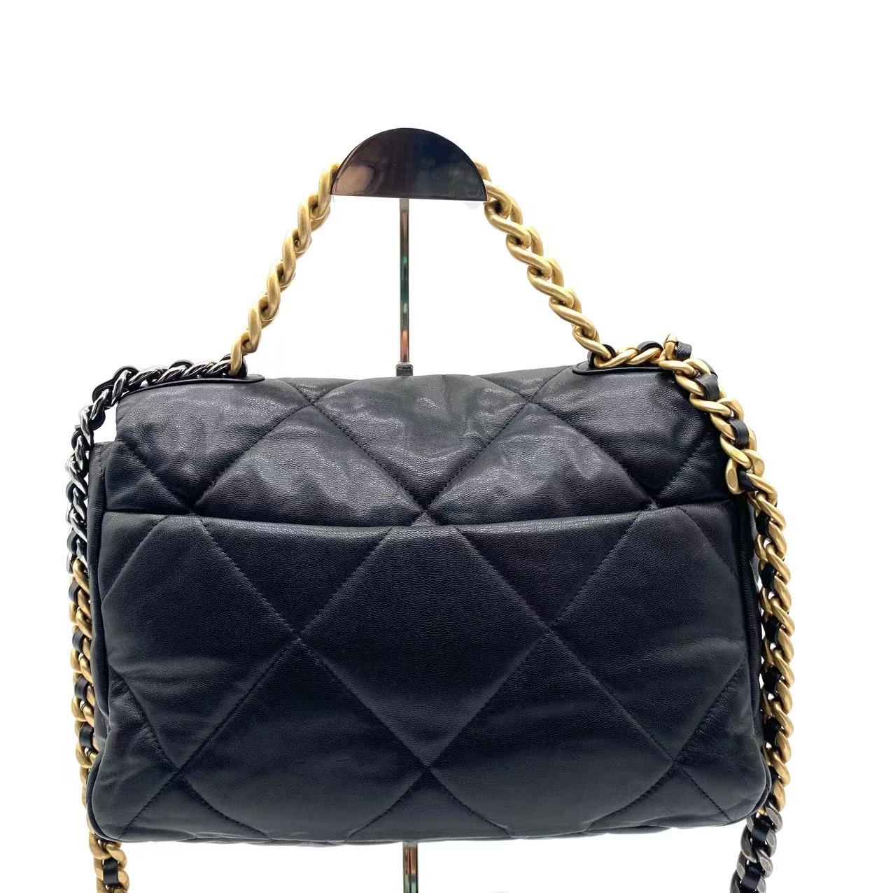 Chanel 19 leather handbag