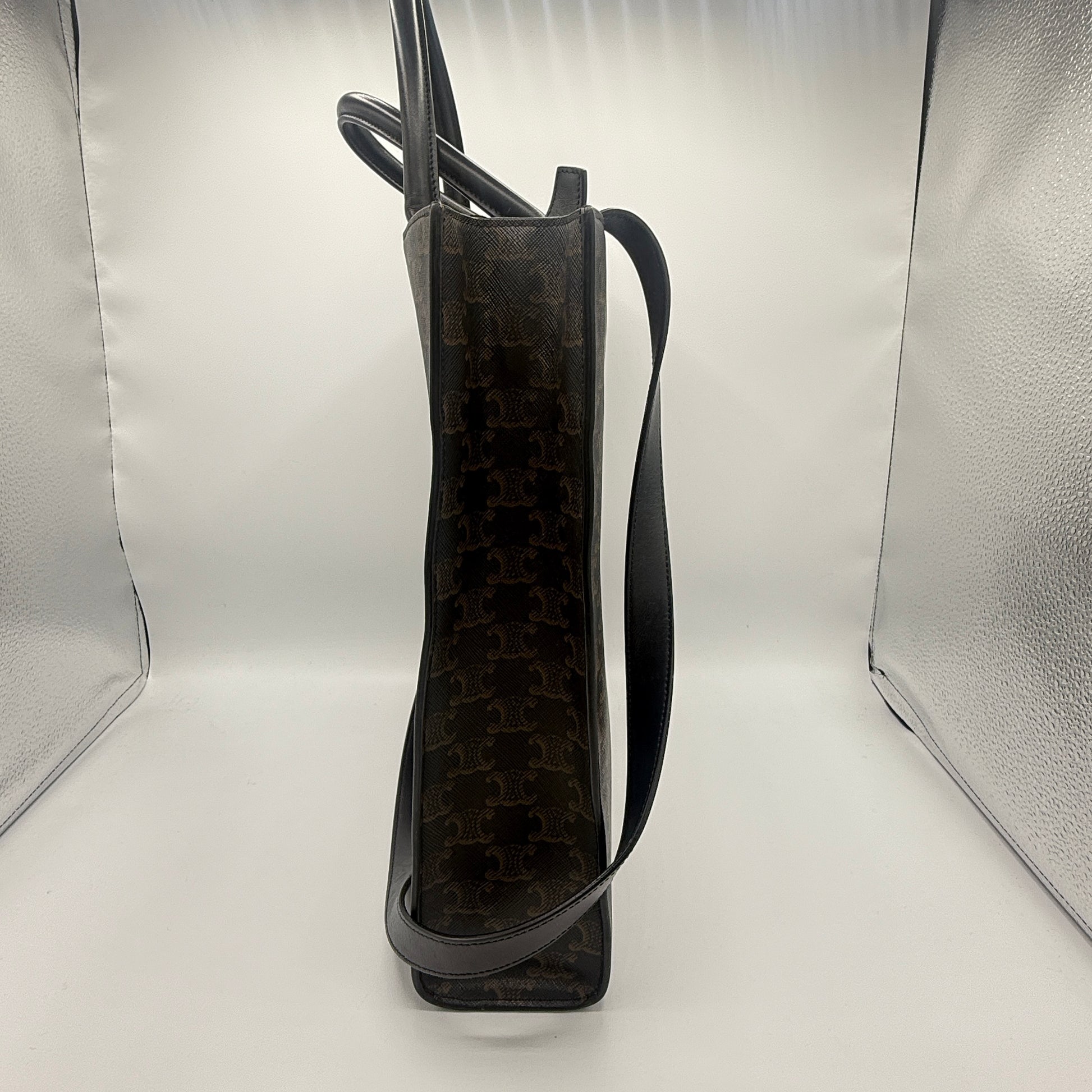 Triomphe Medium Vertical Cover