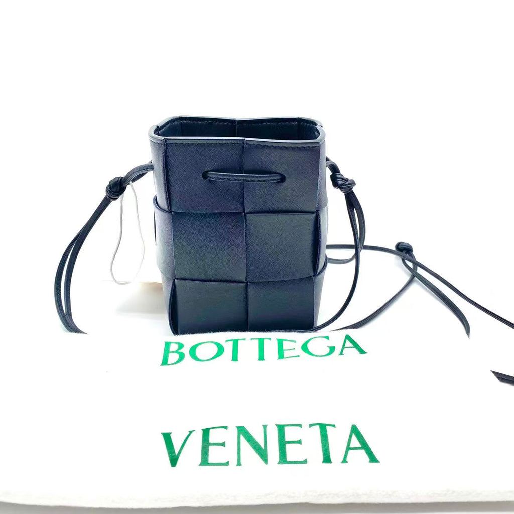 Cassette Phone Holder Maxi Intrecciato Leather crossbody bag
