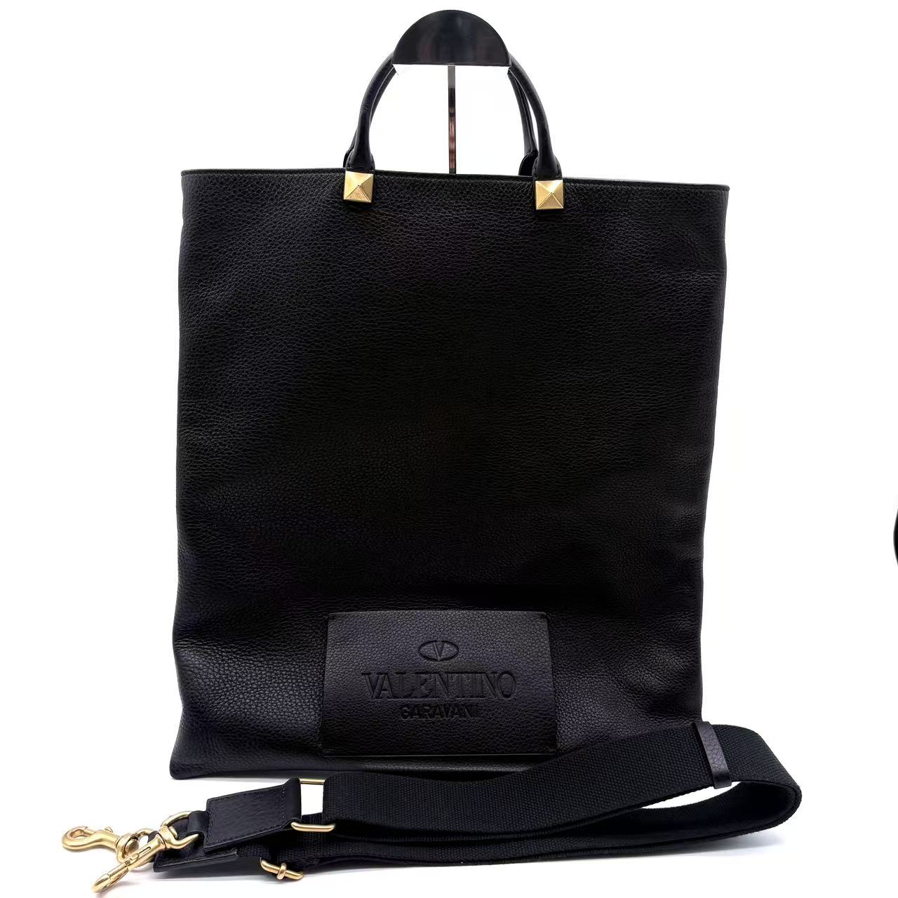 rockstud logo patch tote bag