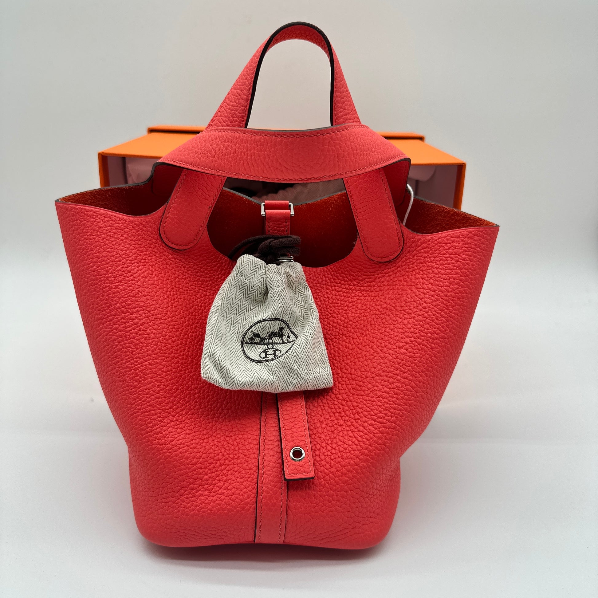 Taurillon Clemence  Picotin Lock 22 MM Rouge de Coeur
