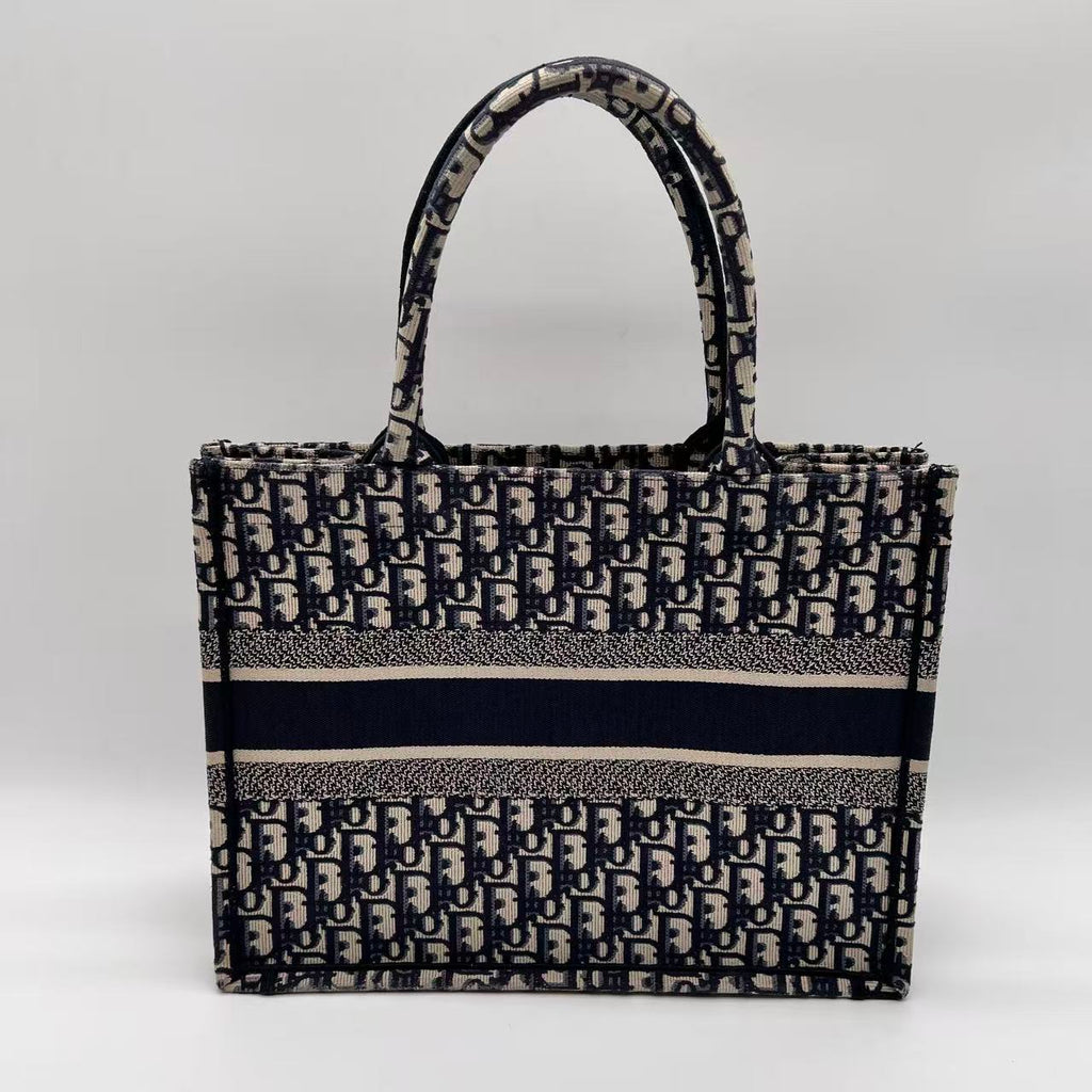 Oblique Jacquard Book Medium