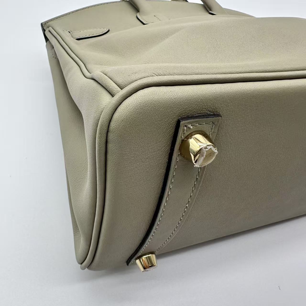 Birkin Handbag Sauge Swift with Gold Hardware 25