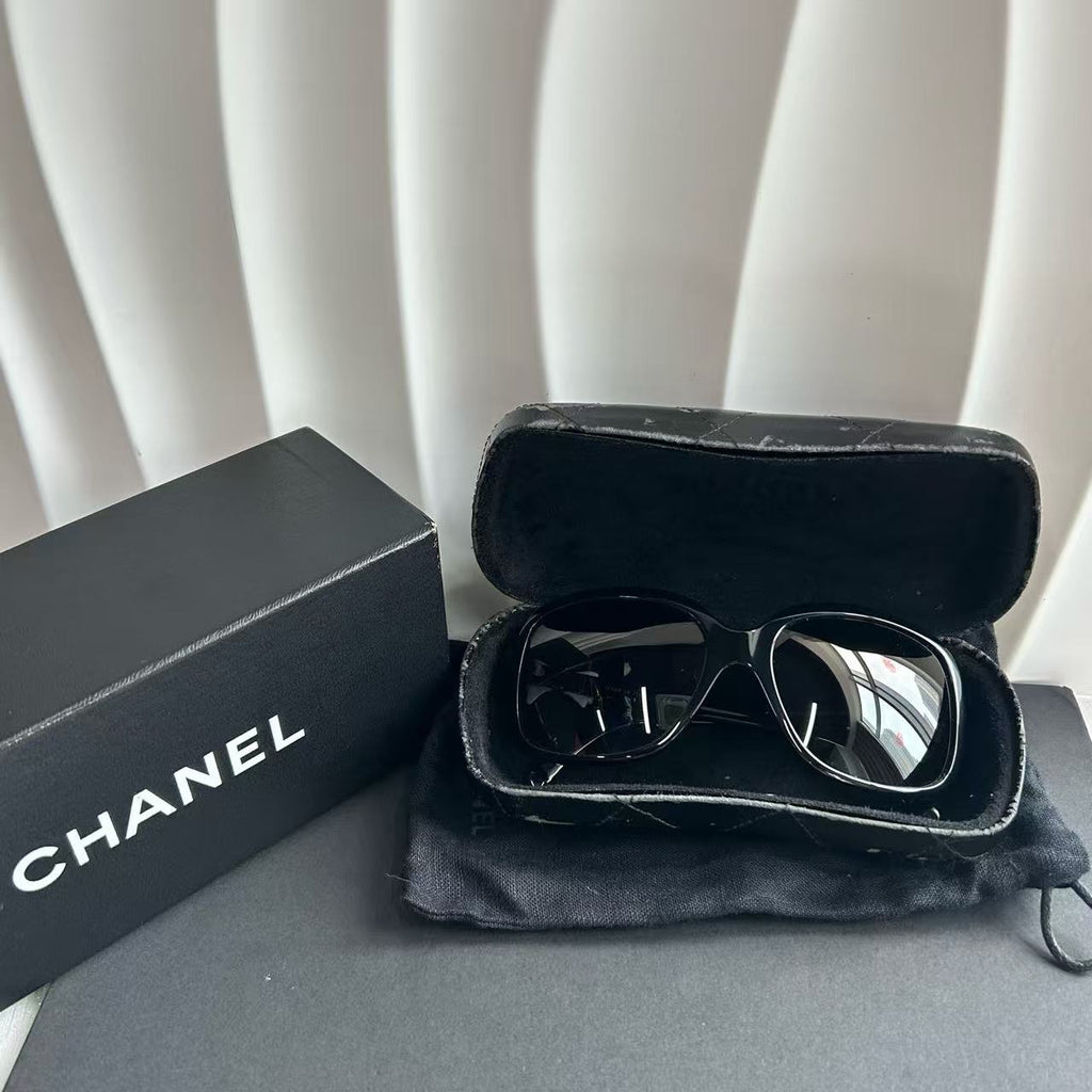 Chanel bow sunglasses black / white twins LDJ3896