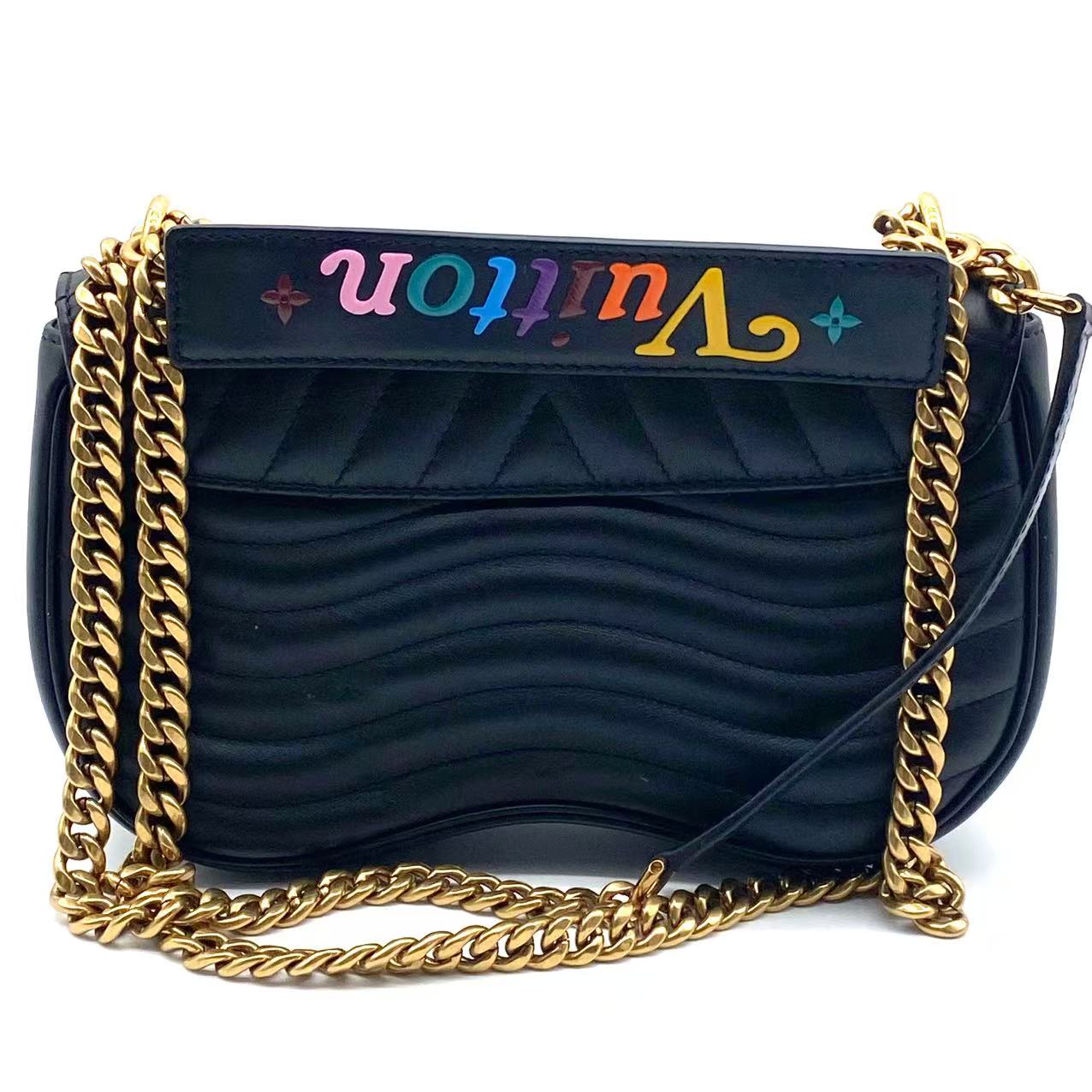 Calfskin New Wave Chain PM Black