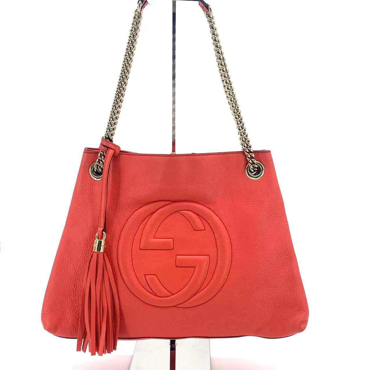 Pebbled Calfskin Medium Soho Chain Shoulder Bag Tabasco Red