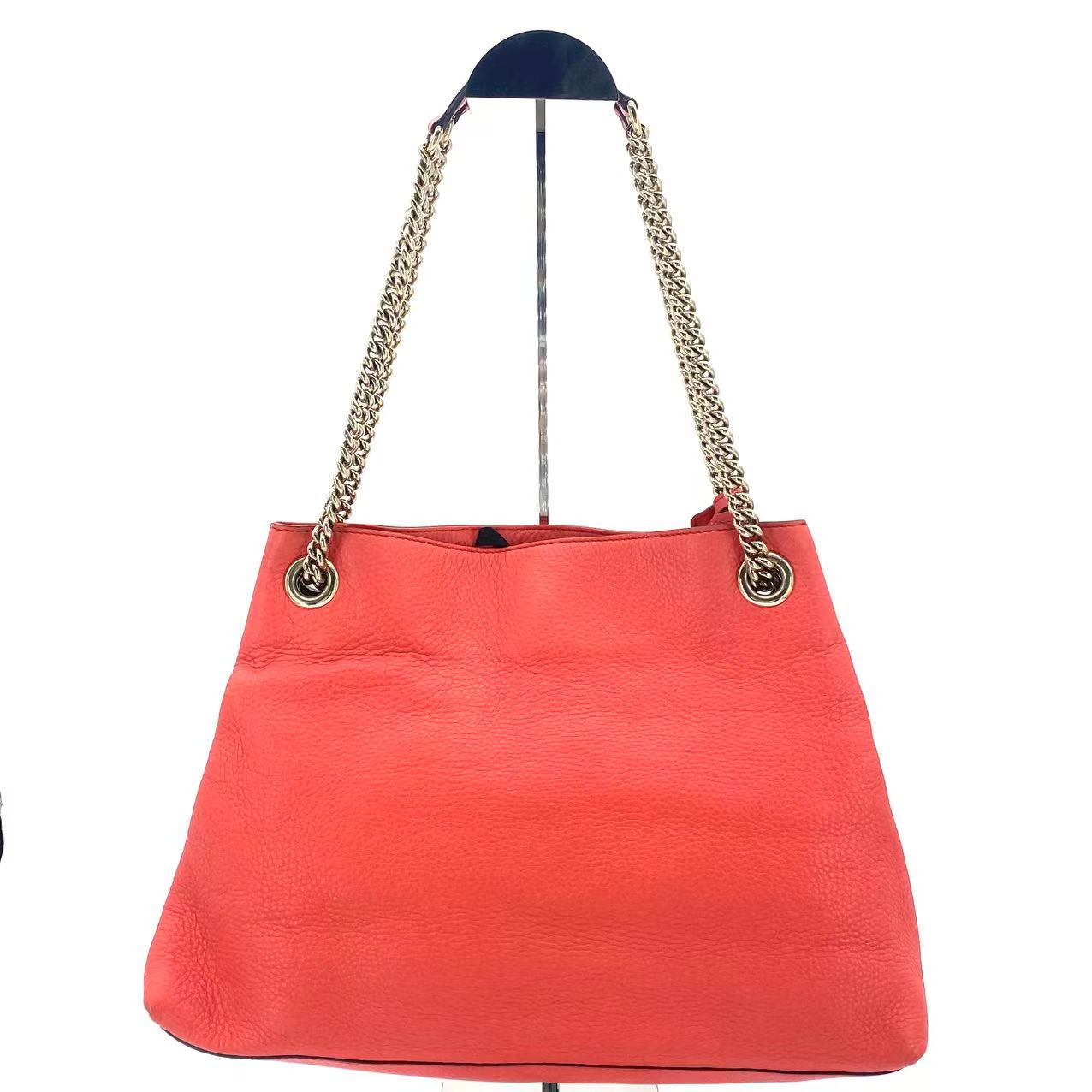 Pebbled Calfskin Medium Soho Chain Shoulder Bag Tabasco Red