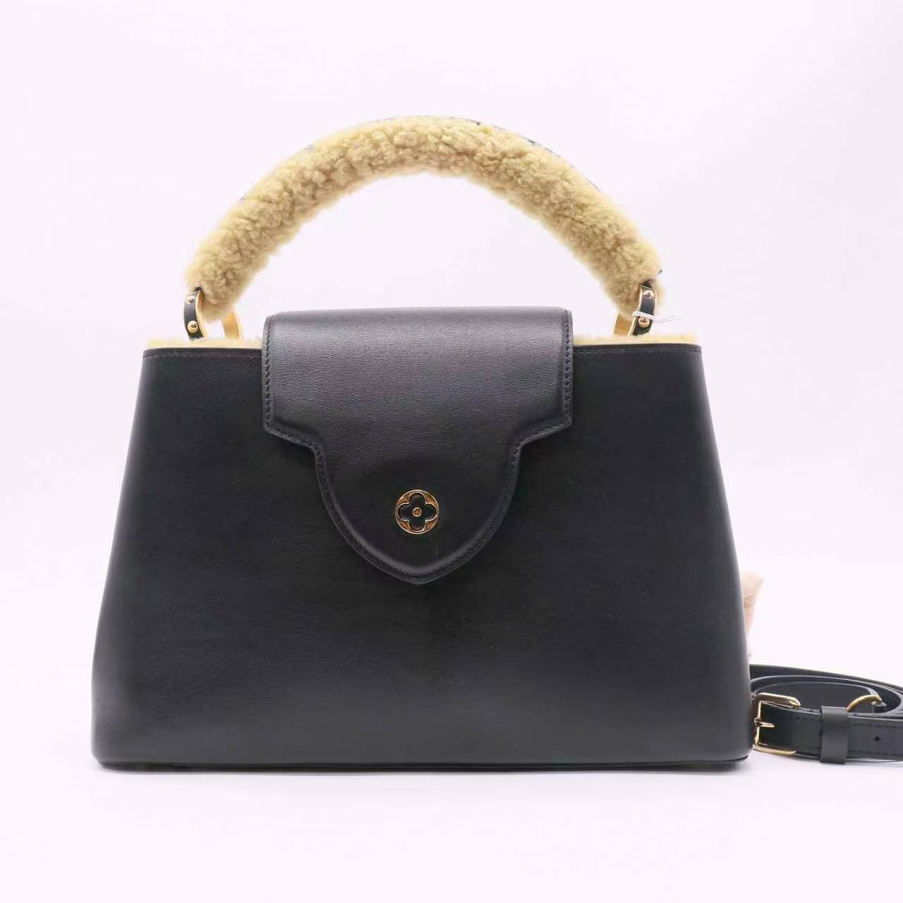 Louis Vuitton Taurillon Capucines Bag with Shearling twins LDZ631