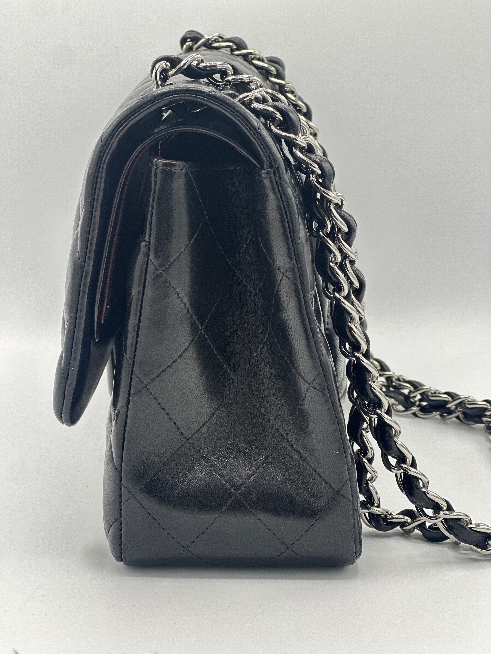 Lambskin jumbo classic flap bag