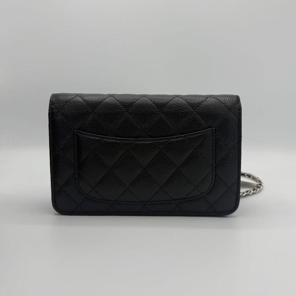 Wallet on Chain Quilted Caviar