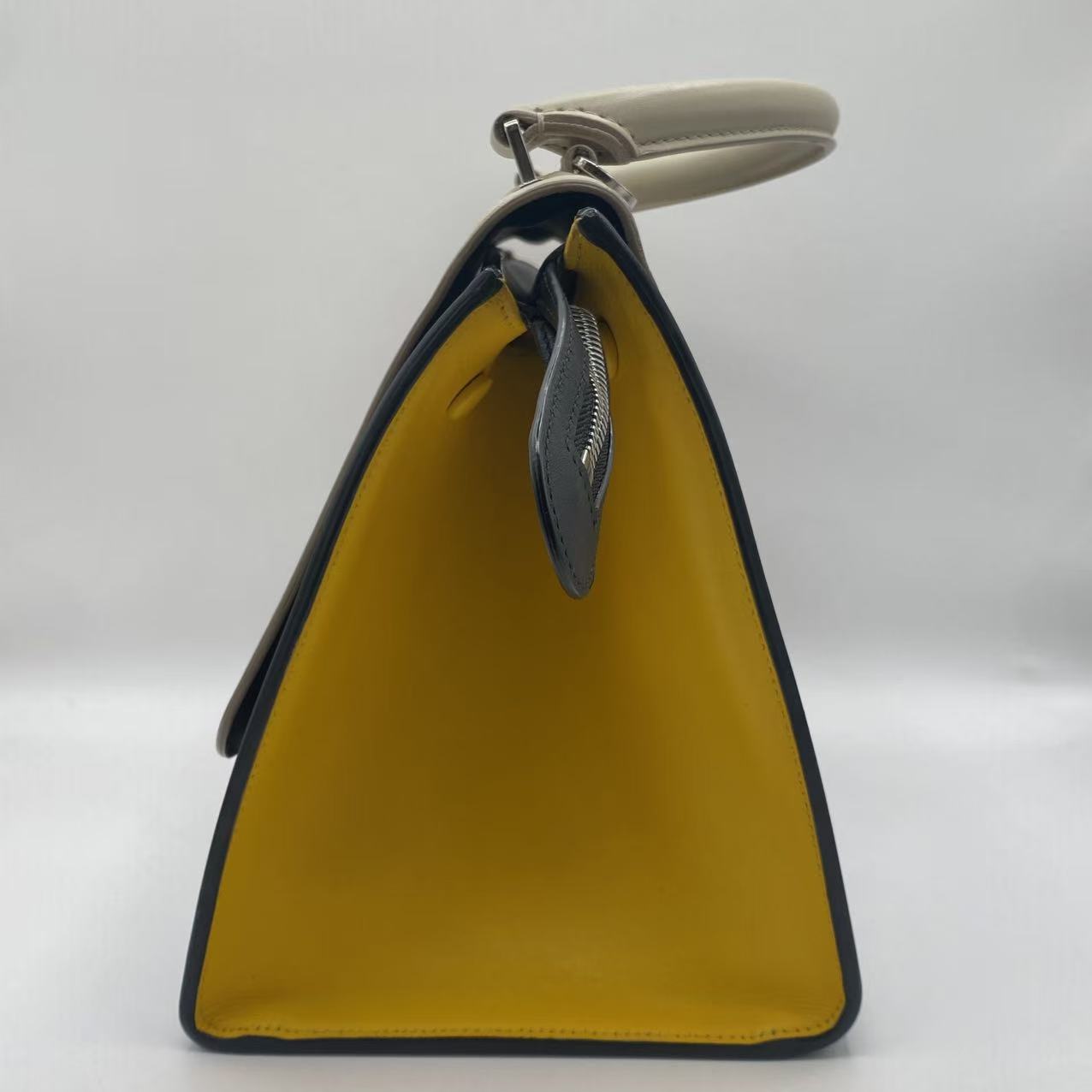Trapèze leather handbag