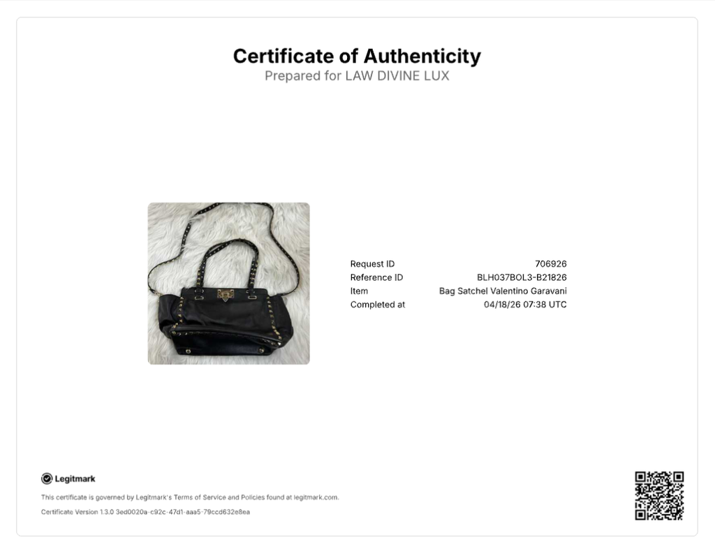 Valentino Garavani Rockstud Trapeze Tote Bag B21826