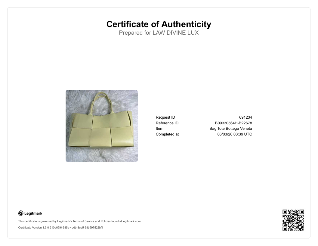 Nappa Maxi Intrecciato Medium Arco Tote Ice Cream B22678