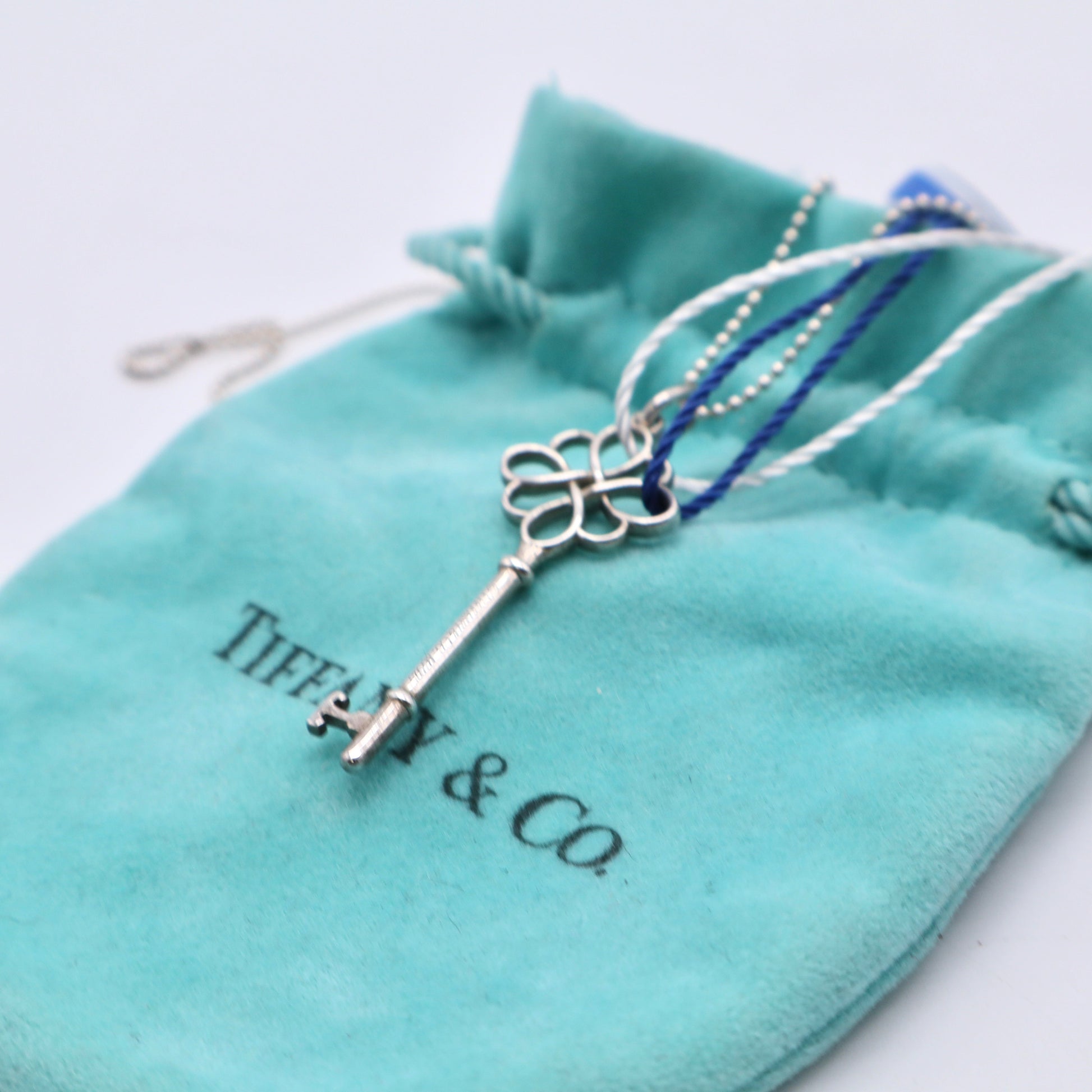 Key Knot Pendant necklace twins J2549