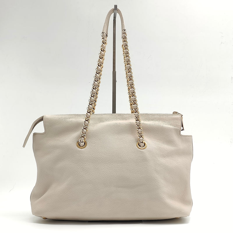 Vitello Daino Chain Shoulder Bag Pomice