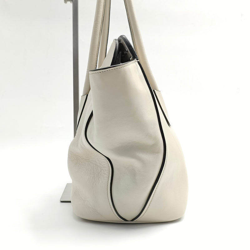 Twin Pocket Tote Glace Calf Medium