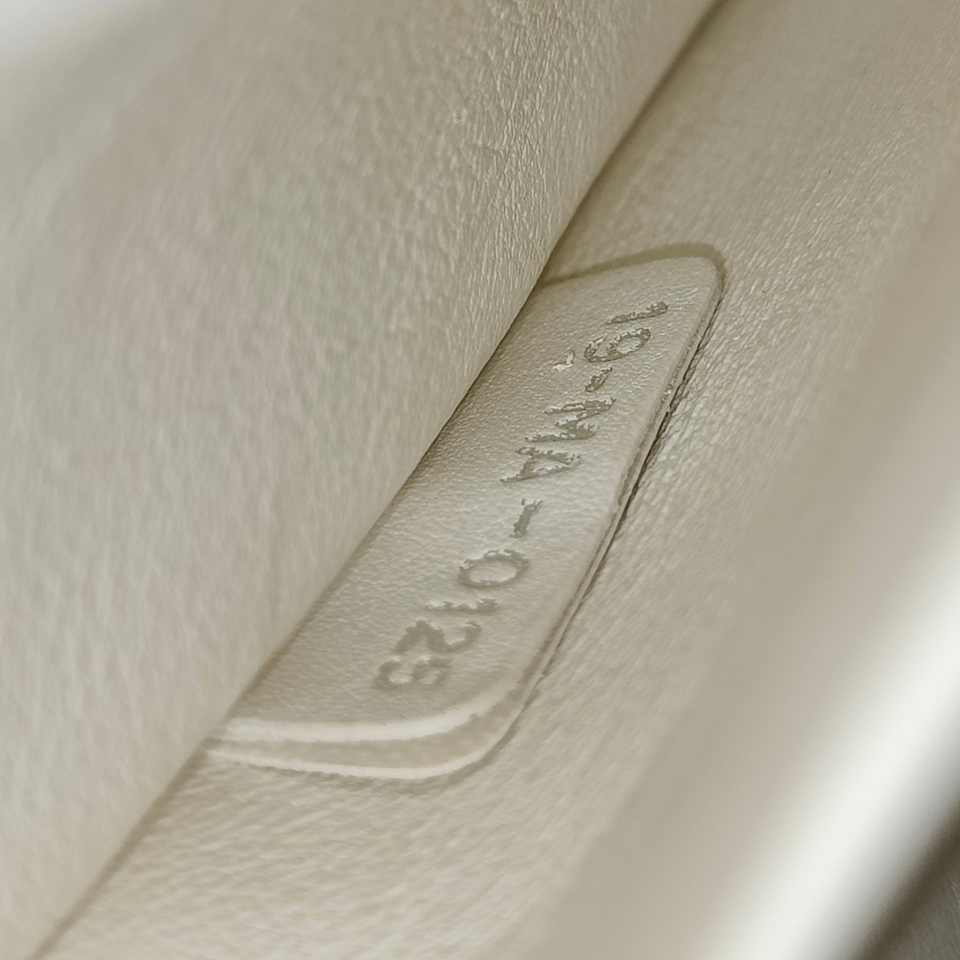 Smooth Calfskin Bi-Color Small Be Dior Flap White Black