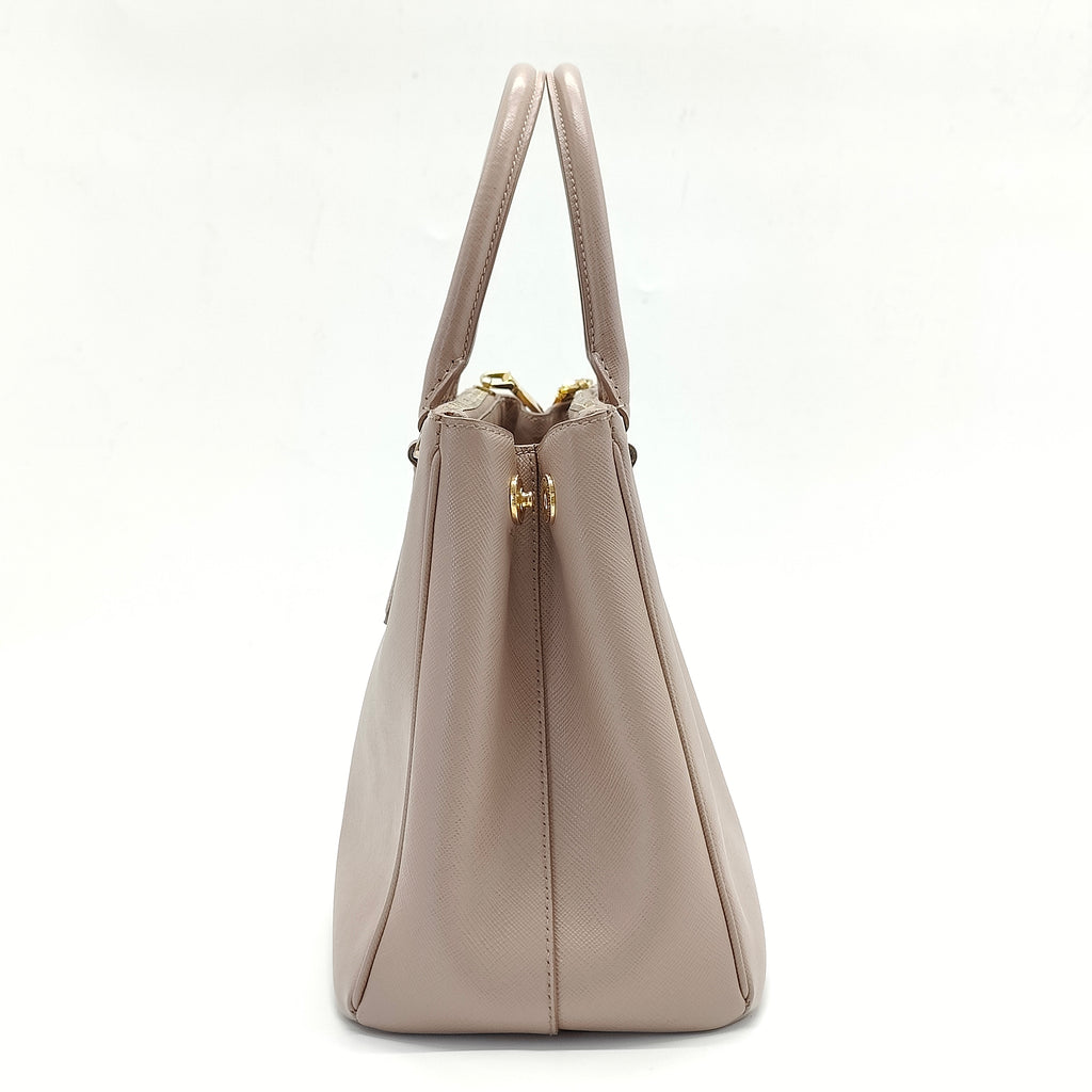 Saffiano Lux Medium Galleria Double Zip