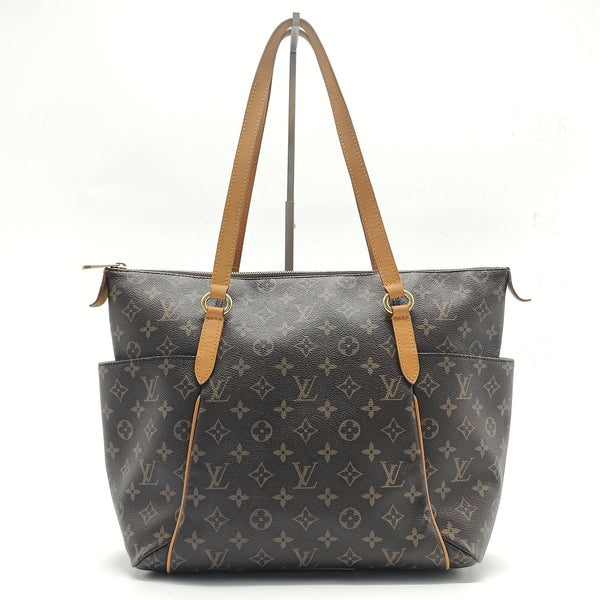 Totally Handbag Monogram Canvas PM