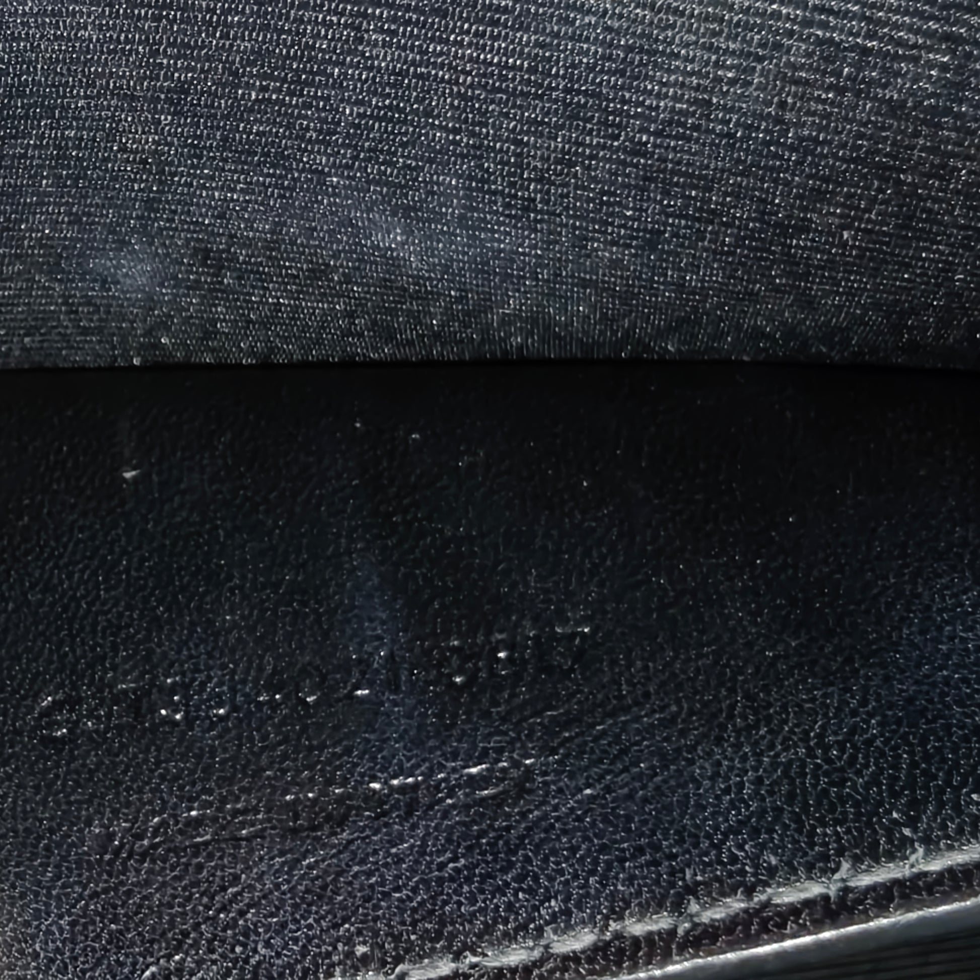 Classic Monogram Crossbody Bag Grainy Leather Medium