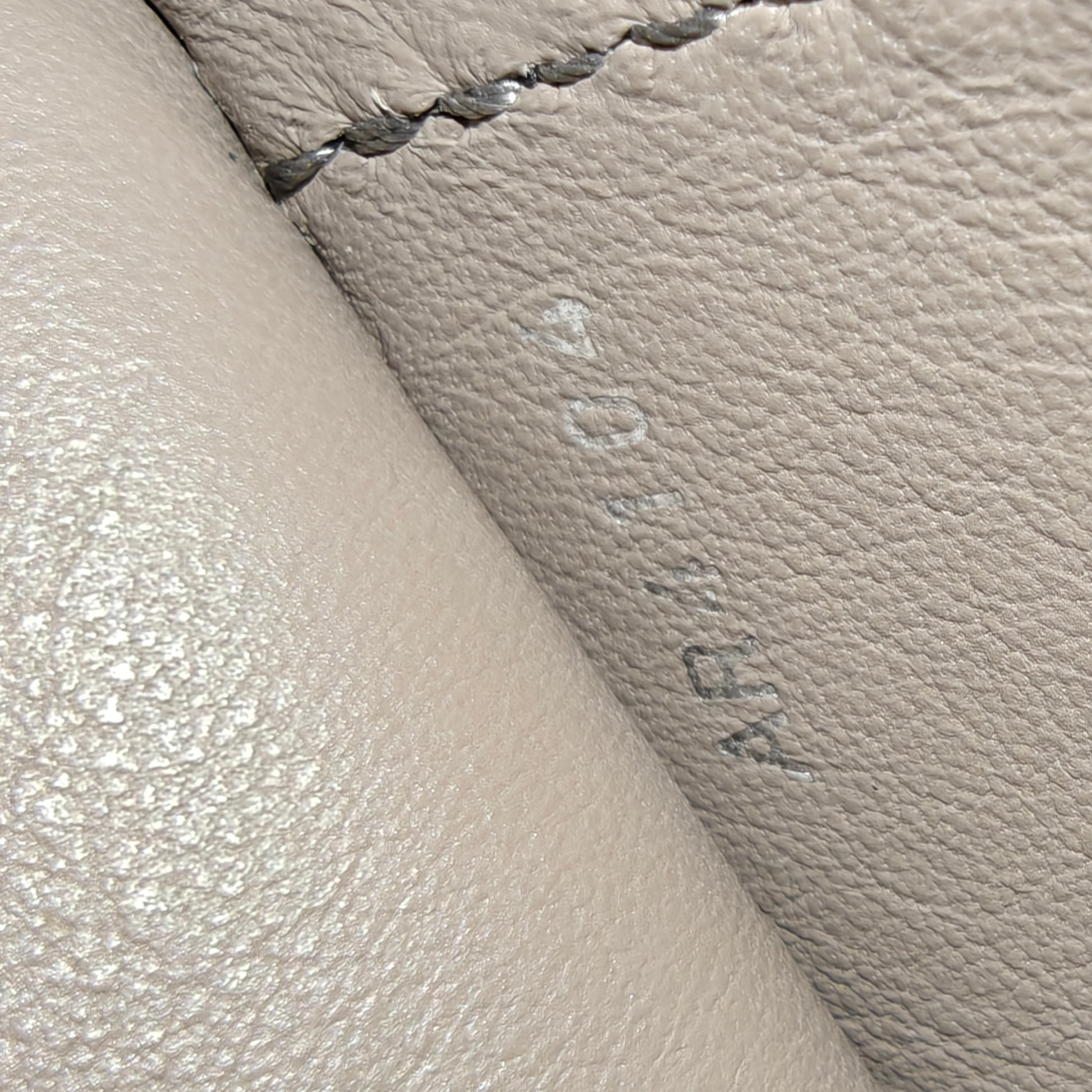 Galet Taurillon Leather Capucines MM Bag