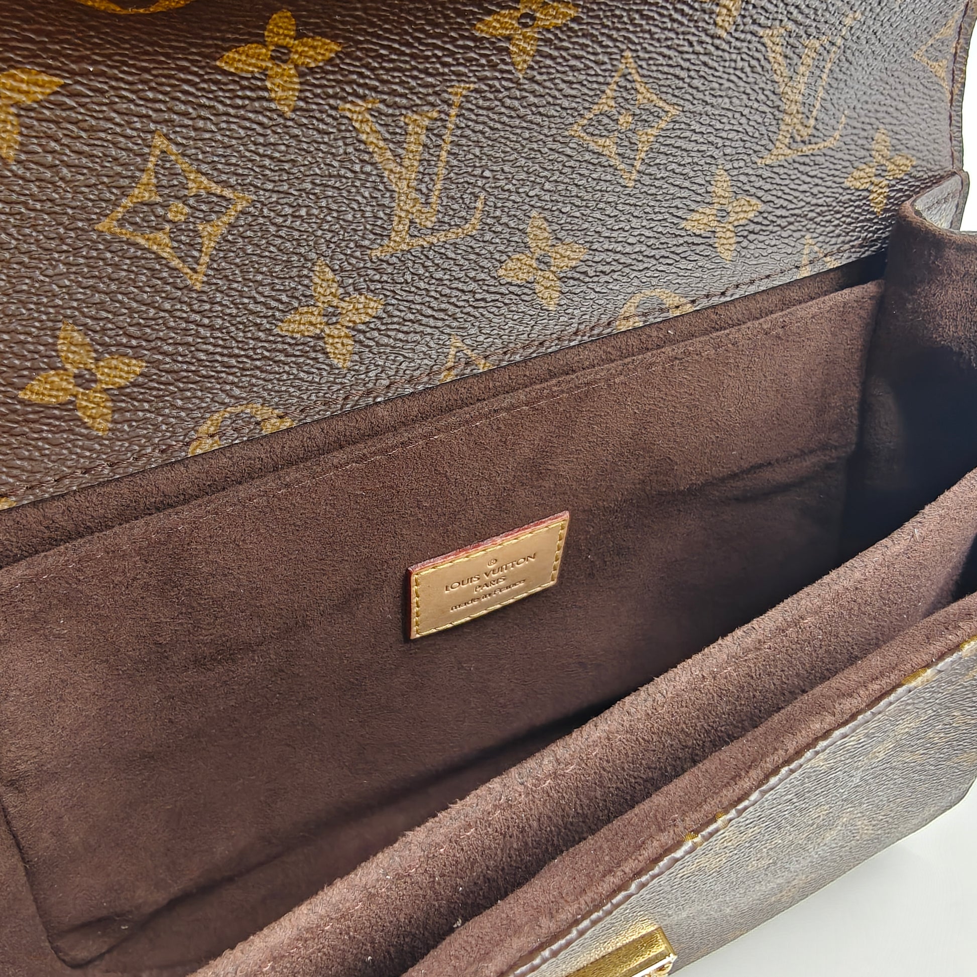 Monogram Canvas Pochette Metis