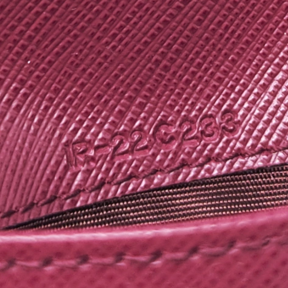 Auth Salvatore Ferragamo Vara -Bordeax Leather Card Case Twins