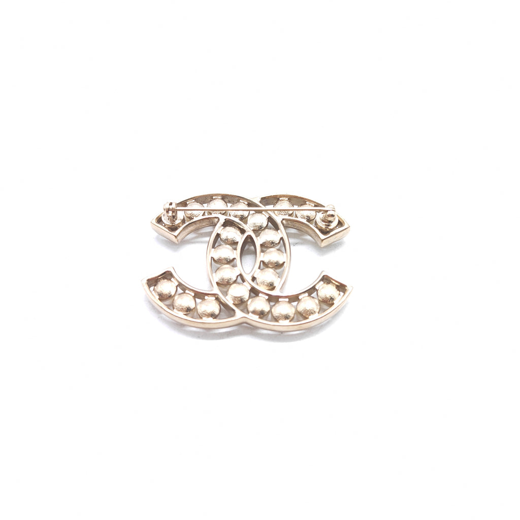 CC Faux Pearl Gold Tone Pin Brooch W20188