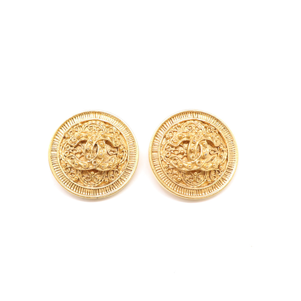 Chanel Vintage CC Filigree Round Clip-On Earrings W21903